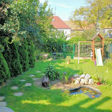 Duplex With Garden Appartement Praag Buitenkant foto