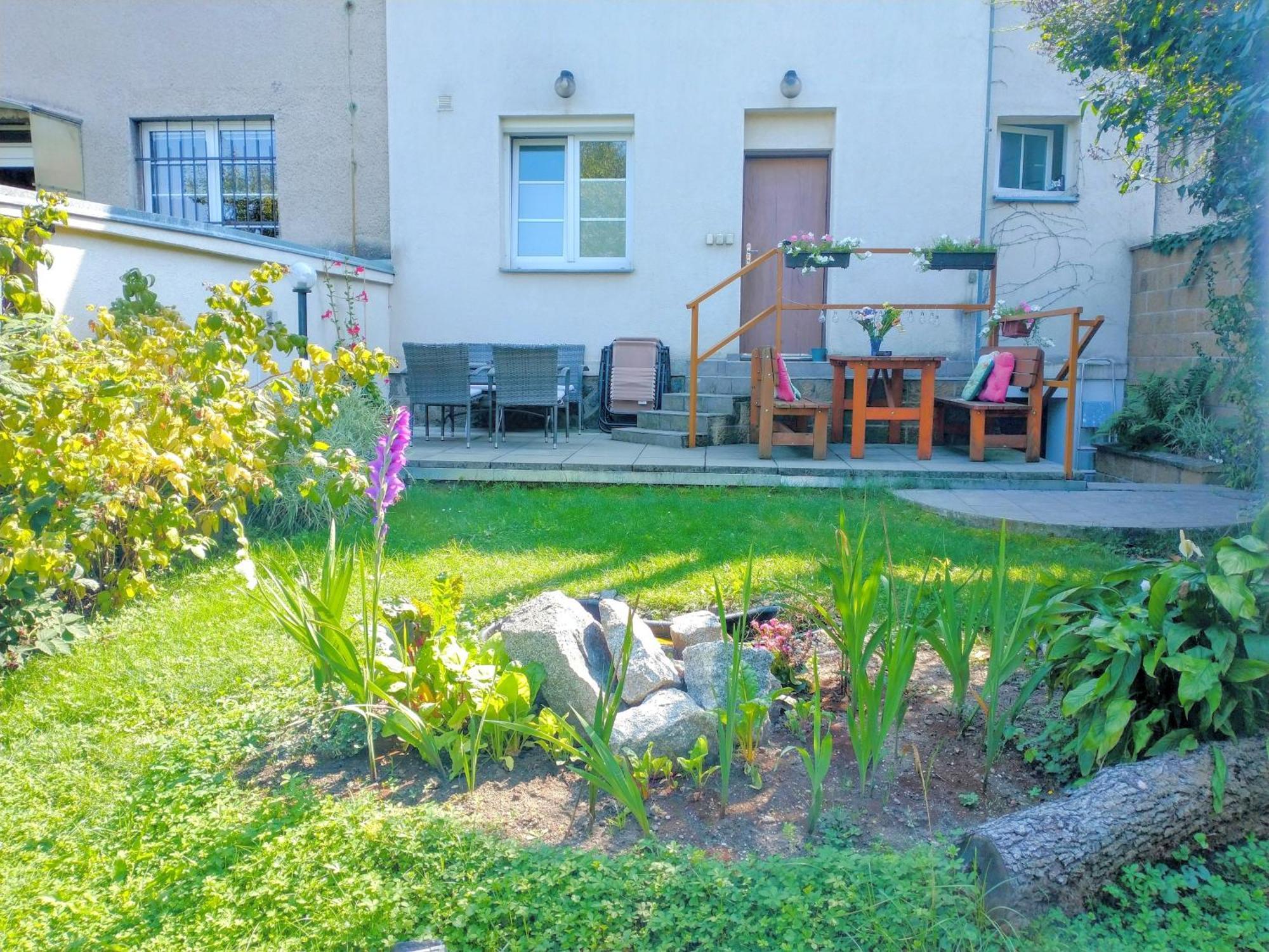 Duplex With Garden Appartement Praag Buitenkant foto