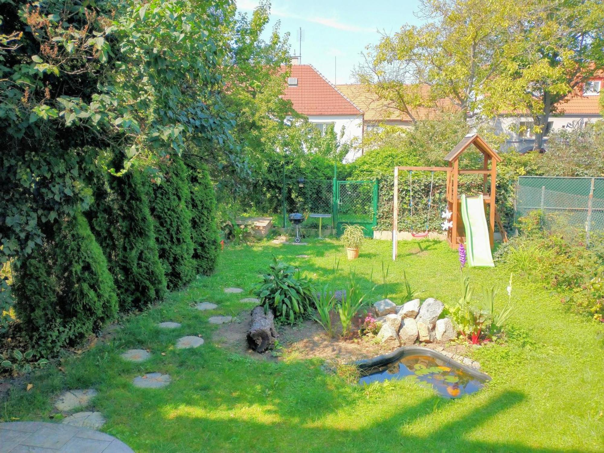 Duplex With Garden Appartement Praag Buitenkant foto