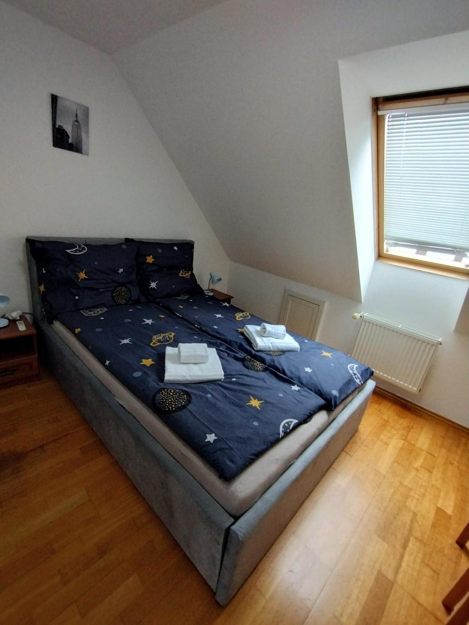 Duplex With Garden Appartement Praag Buitenkant foto